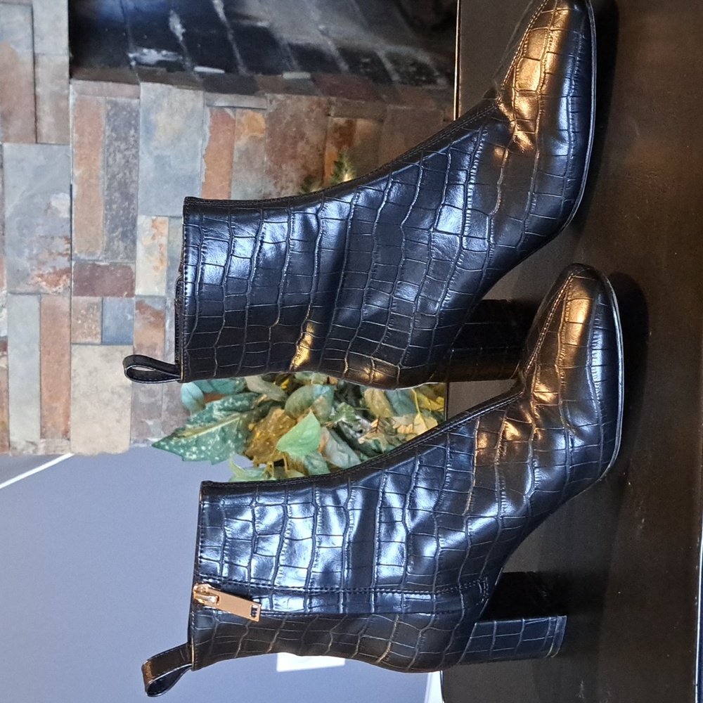 H&M women's faux leather boot